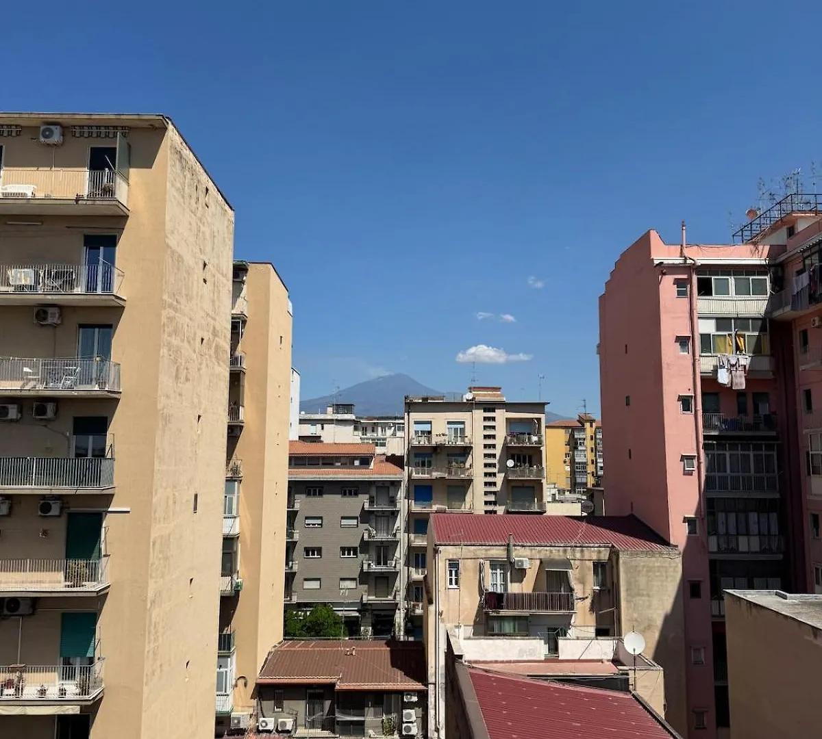 Apartment Dimoretta House - Penthouse With A View Of Mount Etna